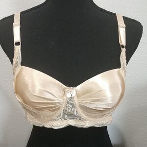 Luxurious Satin Lace Bra in Cream